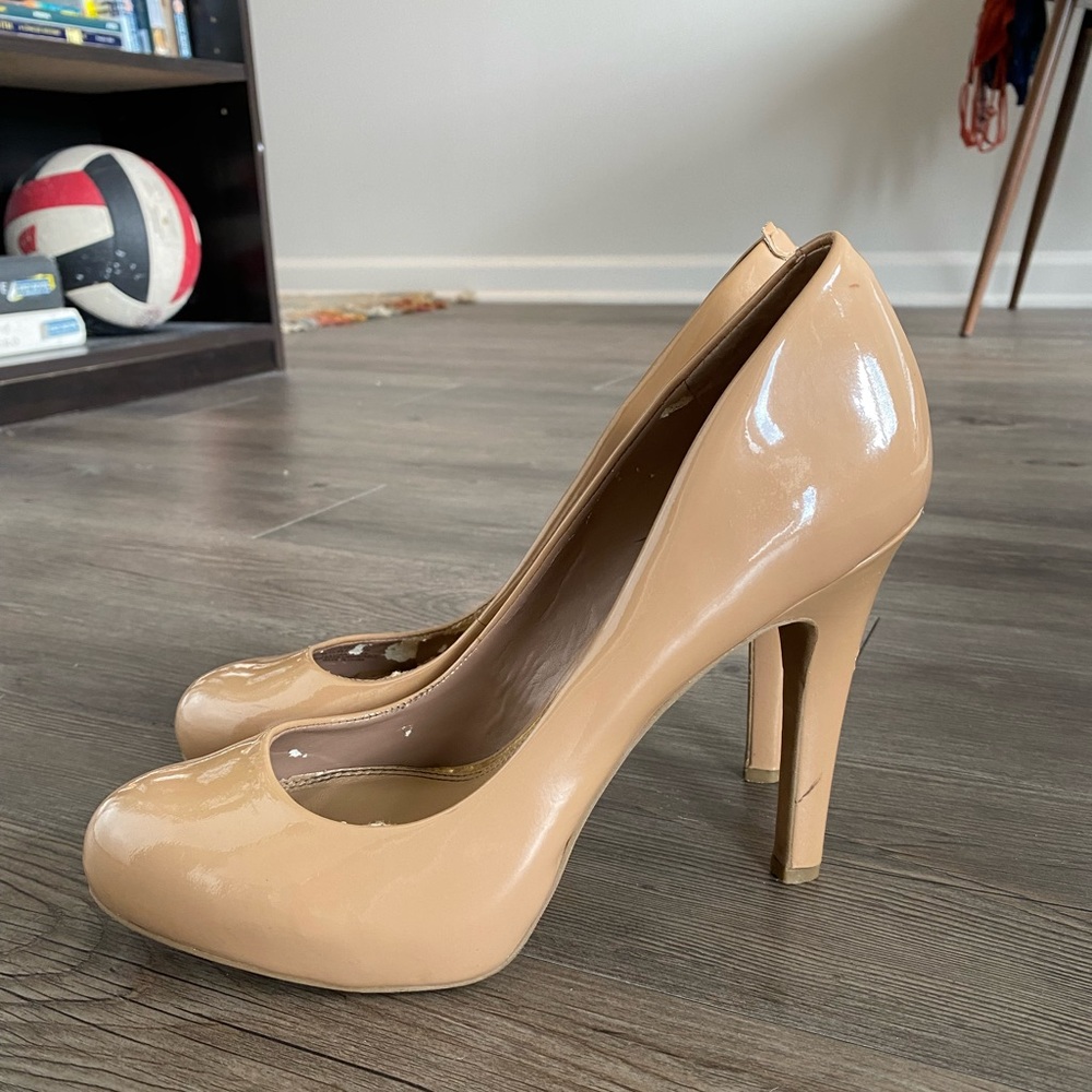 Jessica Simpson Nude Pumps size 8.5 SUPER COMFORTABLE!